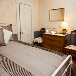 Deerfield Valley Inn - Bedroom 3 with double bed.