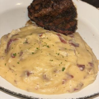 Harry & Izzy's - 8oz Filet mignon - Steakhouses Near Me - Indianapolis, Indiana