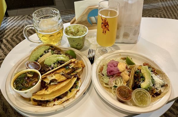 El Viejón Taquería y Mariscos food truck by null
