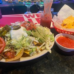 El Sombrero - Deluxe nachos.. or sombrero nachos? Whatever the one that has everything on it (added steak instead of the other options)