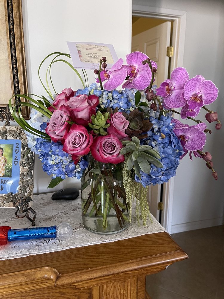 FLOWERS BY LYNDA Updated September 2024 20 Photos & 21 Reviews