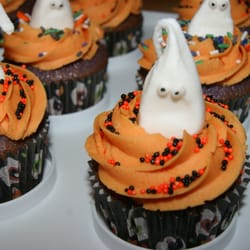 Cupcake Goodness - Ghostly cupcake toppers