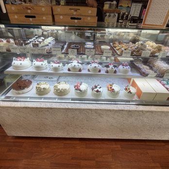 Honu Bakery - cakes - Bakeries Near Me - Honolulu, Hawaii