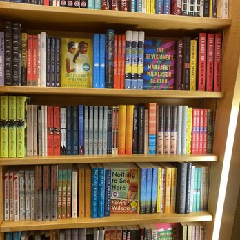 Hudson News - Bookstores Near Me - Baltimore, Maryland