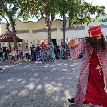 Three Kings Parade - Festivals Near Me - Miami, Florida
