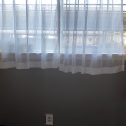 Uneven curtains Uneven curtains