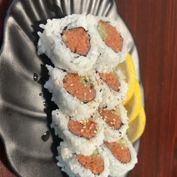 A-Ru Sushi - Spicy tuna roll - Sushi Bars Near Me - Buellton, California A-Ru Sushi - Spicy tuna roll - Sushi Bars Near Me - Buellton, California