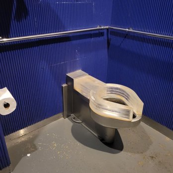 D' Road Cafe - Prison toilet with some dirty molding to make it taller - Latin American Near Me - Montgomery, Alabama