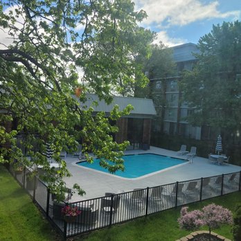 DoubleTree by Hilton Ann Arbor North - Nice-looking pool area. View from room 203 - Hotels Near Me - Ann Arbor, Michigan DoubleTree by Hilton Ann Arbor North - Nice-looking pool area. View from room 203 - Hotels Near Me - Ann Arbor, Michigan