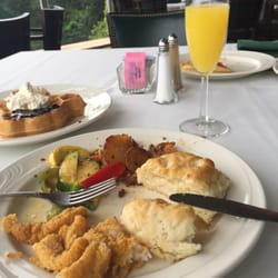 So much food. AND MIMOSAS!!
