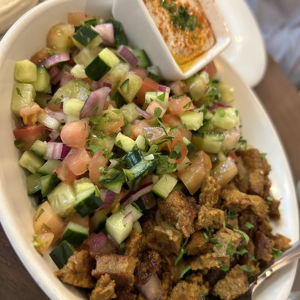 Hummus - Chefs salad with seitan - Vegetarian Near Me - Barcelona, B