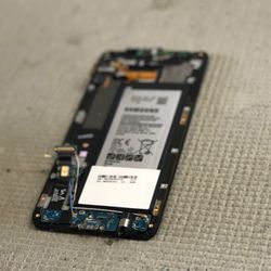 MobileR - Samsung S6 edge+ charge-port replacement keeping the original cable.