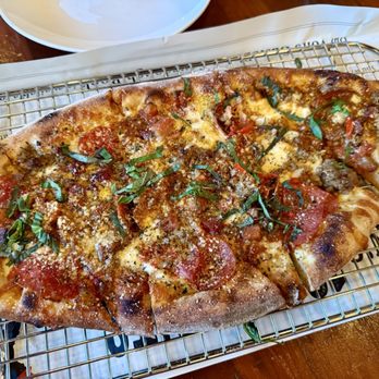 Von's 1000 Spirits - Quatre Viande (4 Meat) Sourdough Pizza - New American Near Me - Seattle, Washington Von's 1000 Spirits - Quatre Viande (4 Meat) Sourdough Pizza - New American Near Me - Seattle, Washington