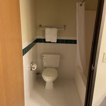 Blossom - Bathroom - Hotels Near Me - Traverse City, Michigan