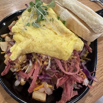 The Brunch House - Corned Beef Hash w/ sour dough - Breakfast & Brunch Near Me - Provo, Utah