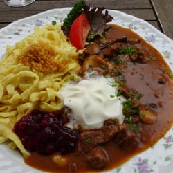 Ratsstube - Wildgulasch mit Spätzle