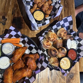 Icehouse Tavern - Wings, pizza and pizza rolls - Bars Near Me - Denver, Colorado