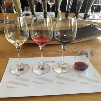Niagara Vintage Wine Tours - Stonebrook Organic Winery Tasting - Wine Tours Near Me - Niagara Falls, Ontario Niagara Vintage Wine Tours - Stonebrook Organic Winery Tasting - Wine Tours Near Me - Niagara Falls, Ontario