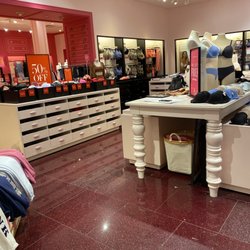 Victoria's Secret & PINK - Interior