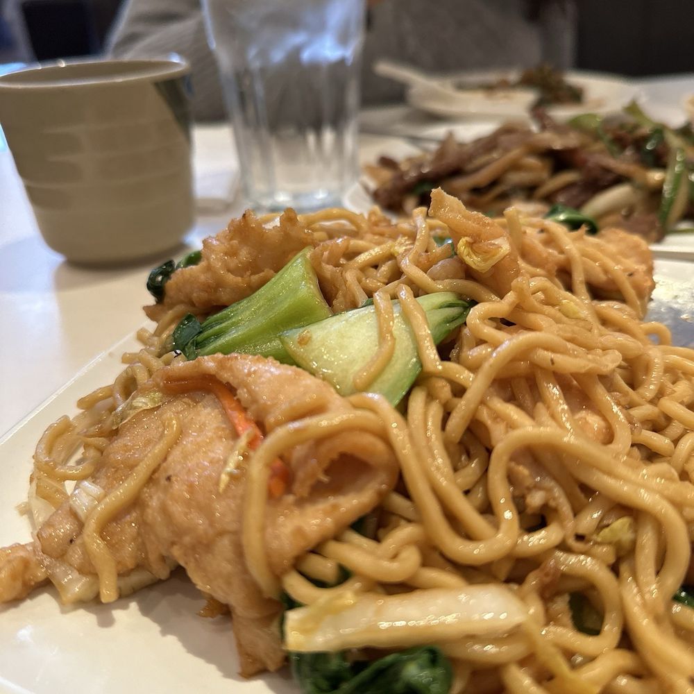 Soup Dumpling Plus - #66. Chicken Lo Mein - Shanghainese Near Me - Fort Lee, New Jersey