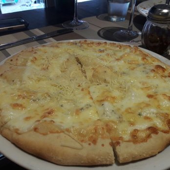 Momma Rosa - Pizza Near Me - Isla Mujeres, ROO Momma Rosa - Pizza Near Me - Isla Mujeres, ROO