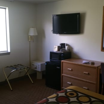 Super 8 by Wyndham Cody - View of the TV from the bed (rm. 126) - Hotels Near Me - Cody, Wyoming Super 8 by Wyndham Cody - View of the TV from the bed (rm. 126) - Hotels Near Me - Cody, Wyoming