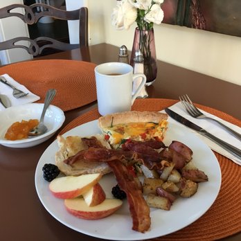 Prairie Guest House - Scrumptious freshly-made breakfast - Guest Houses Near Me - Fishers, Indiana Prairie Guest House - Scrumptious freshly-made breakfast - Guest Houses Near Me - Fishers, Indiana