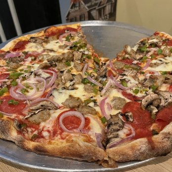 Divino Pizzeria & Grille - Lg Deluxe Pizza - Pizza Near Me - Hanover, Pennsylvania Divino Pizzeria & Grille - Lg Deluxe Pizza - Pizza Near Me - Hanover, Pennsylvania