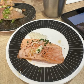 Sushi REV - seared salmon - Sushi Bars Near Me - Irvine, California Sushi REV - seared salmon - Sushi Bars Near Me - Irvine, California
