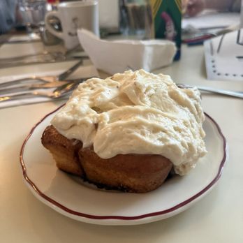 Max & Helen’s - Cinnamon roll - Delis Near Me - Los Angeles, California