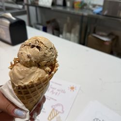Lake Elmo Creamery - Salted Carmel and Peanut butter