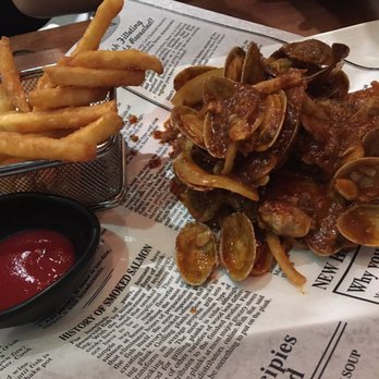 Mabu Generation - Boiled clams with house special spicy sauce and crispy fries - Taiwanese Near Me - Markham, Ontario