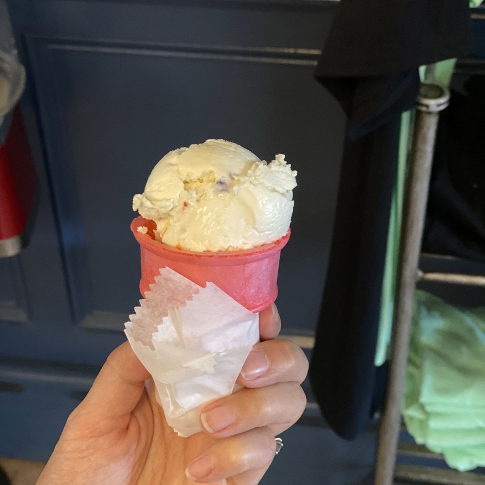Main Street Sweets - The kiddie size was smaller than usual too...but bigger than the small ‍ - Coffee & Tea Near Me - Tarrytown, New York