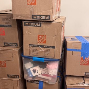 Splendid Moving - Boxes moved into my new house - Movers Near Me - Los Angeles, California Splendid Moving - Boxes moved into my new house - Movers Near Me - Los Angeles, California
