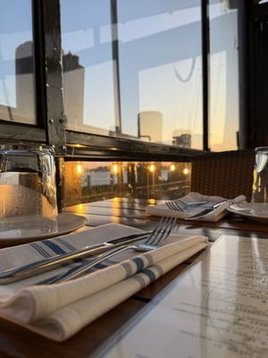 Shell & Bones Oyster Bar and Grill by null