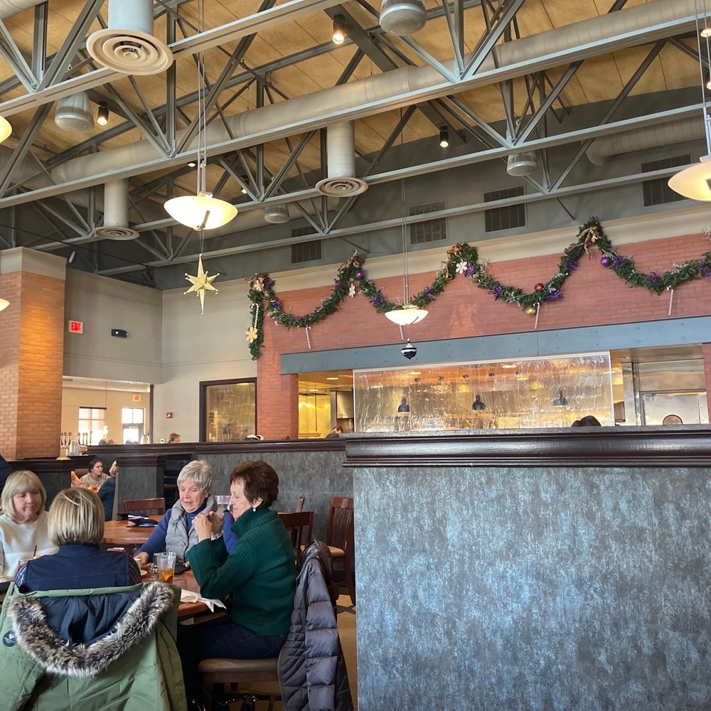 Lazlo's Brewery and Grill - Dining room - American Near Me - Omaha, Nebraska