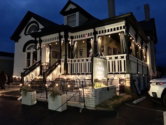 JJ's Wine Bar by null