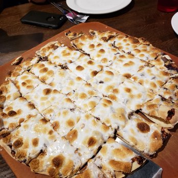 Chicago Pizza Tours - S'mores dessert pizza - Tours Near Me - Chicago, Illinois Chicago Pizza Tours - S'mores dessert pizza - Tours Near Me - Chicago, Illinois