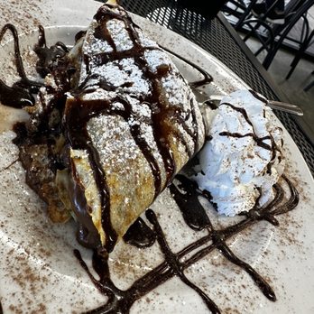Caffe Latte Restaurant - Golden State Crepe - strawberries, bananas, and Nutella with powdered sugar and Nutella drizzle - Coffee & Tea Near Me - Sacramento, California