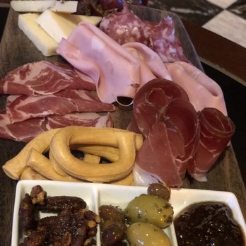 Fratelli - Cheruterie - Italian Near Me - Everett, Massachusetts