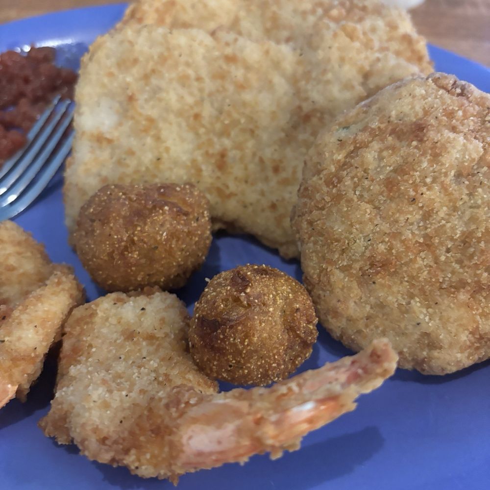 Averys Kitchen - Seafood combo - Breakfast & Brunch Near Me - New Braunfels, Texas Averys Kitchen - Seafood combo - Breakfast & Brunch Near Me - New Braunfels, Texas