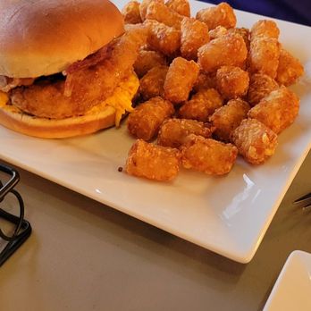 SlopeSide Tavern - Southern chicken sandwich - American Near Me - Sapphire, North Carolina SlopeSide Tavern - Southern chicken sandwich - American Near Me - Sapphire, North Carolina