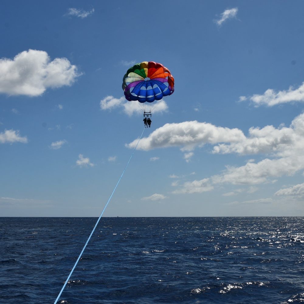 Hawaiian Parasail - Parasailing Near Me - Honolulu, Hawaii Hawaiian Parasail - Parasailing Near Me - Honolulu, Hawaii