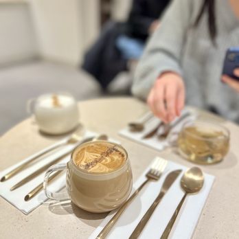 Lysee - Lysée Signature Latte - Desserts Near Me - New York, New York