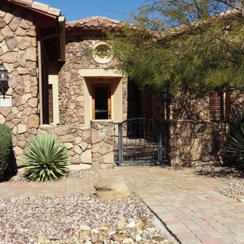 Desert Affects Landscaping - the front of a home - Landscaping Near Me Desert Affects Landscaping - the front of a home - Landscaping Near Me