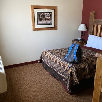 Three Bear Lodge - Spare bedroom - Hotels Near Me - West Yellowstone, Montana Three Bear Lodge - Spare bedroom - Hotels Near Me - West Yellowstone, Montana