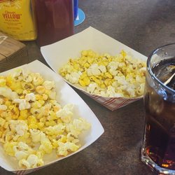 Dugarel's - Free popcorn!