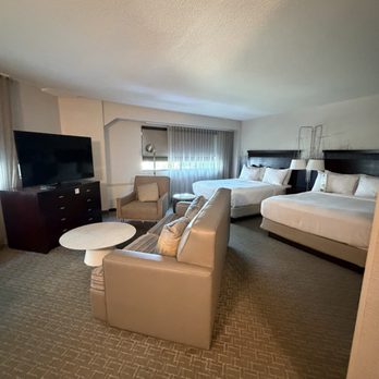 Minneapolis Marriott West - Bedroom - Hotels Near Me - Minneapolis, Minnesota Minneapolis Marriott West - Bedroom - Hotels Near Me - Minneapolis, Minnesota