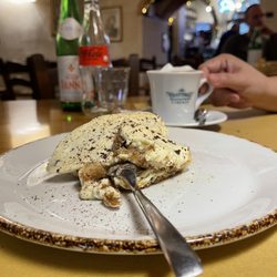 Enzo & Piero - Tiramisu and cappuccino