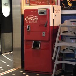 Portillo's Ft. Wayne - Old soda machine!!